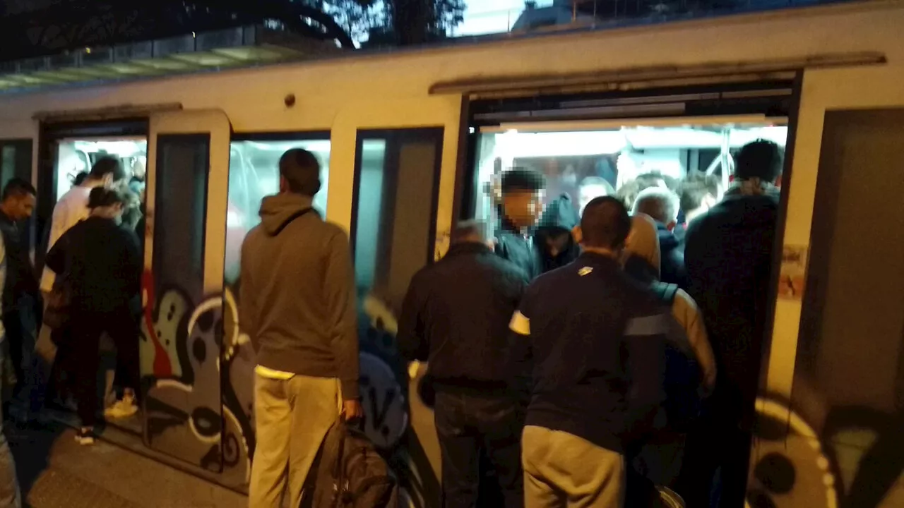 Disagi sulla Metromare: Treni bloccati e pendolari in attesa per ore