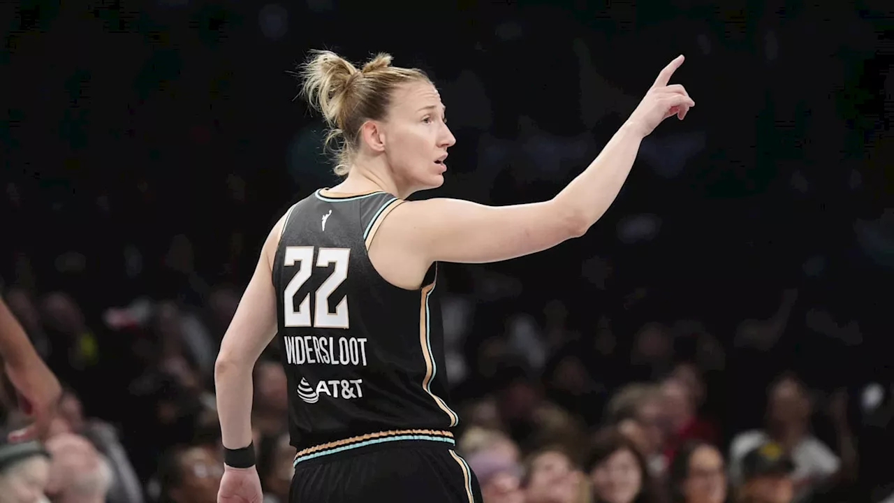 Vandersloot Expected to Rejoin Chicago Sky in Free Agency