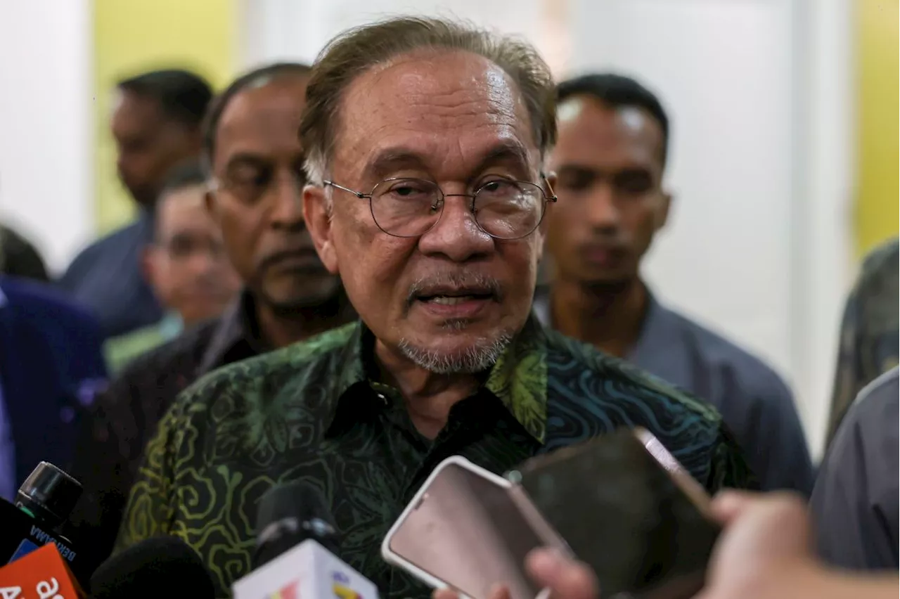 Anwar Directs Action for Flood-Impacted SPM Candidates