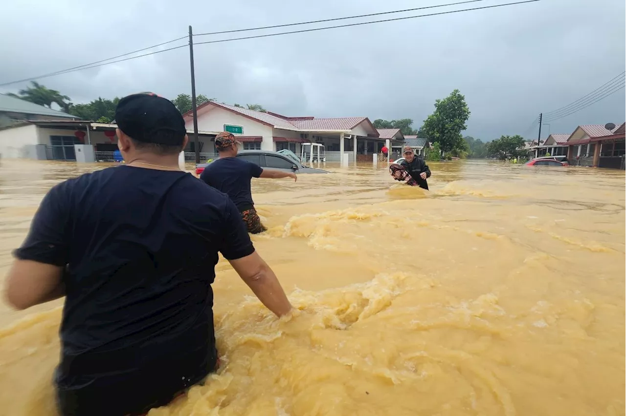 Bintulu hit by severe floods due to continuous rain