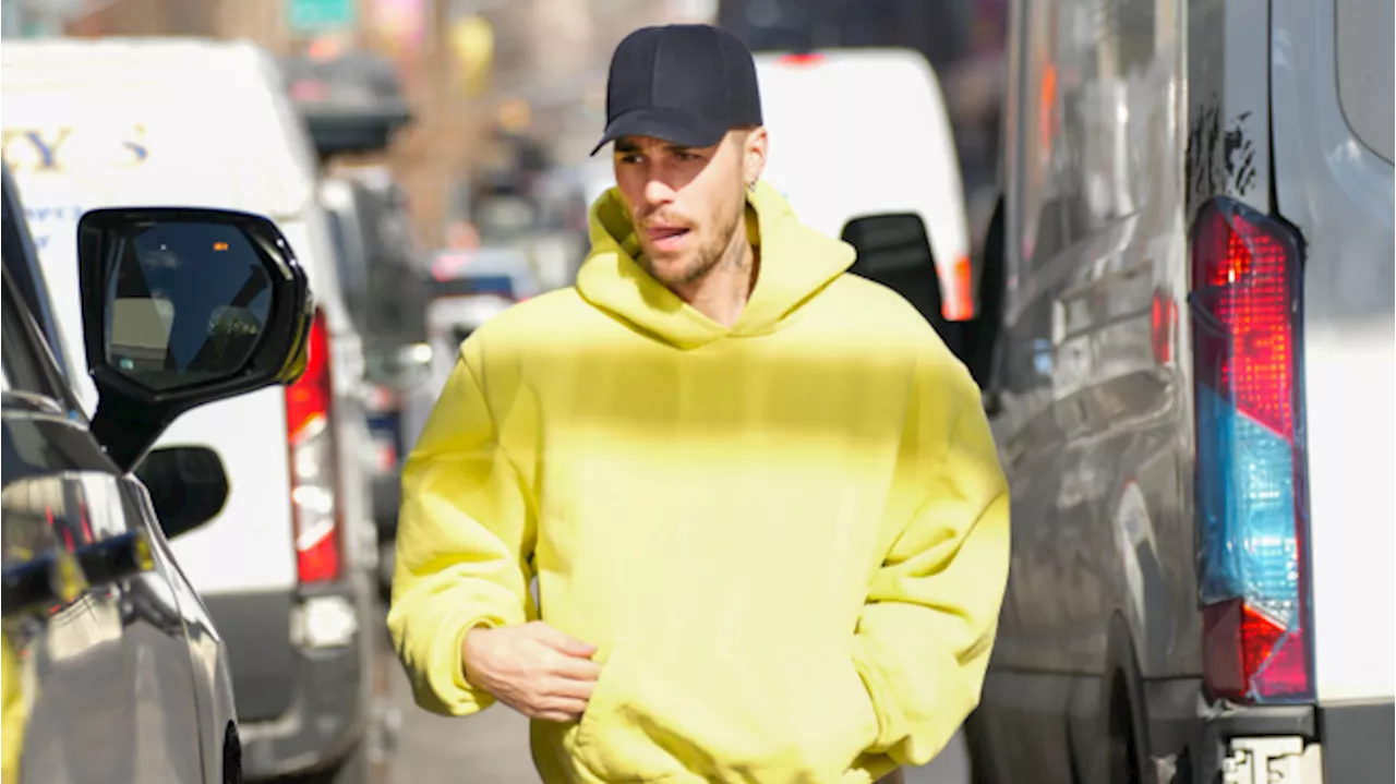 Justin Bieber Shows Off New Buzz Cut in New York City