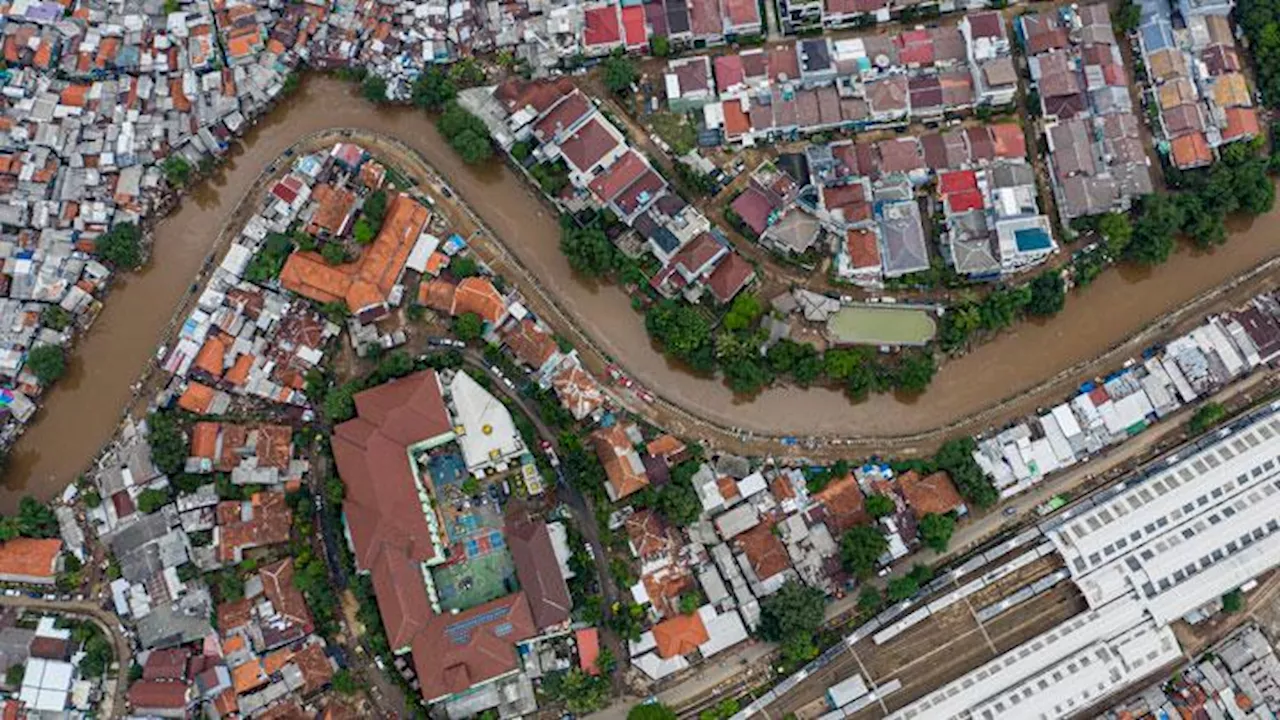 Jakarta Rawan Banjir, Pemprov DKI Lakukan Normalisasi Sungai Ciliwung