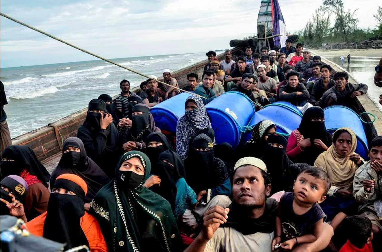 Rohingya Refugees Relocated to Temporary Shelter After Landing in Indonesia