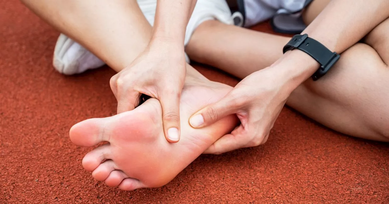 Plantar Fasciitis: Causes, Symptoms, and 10 Exercises to Relieve Pain