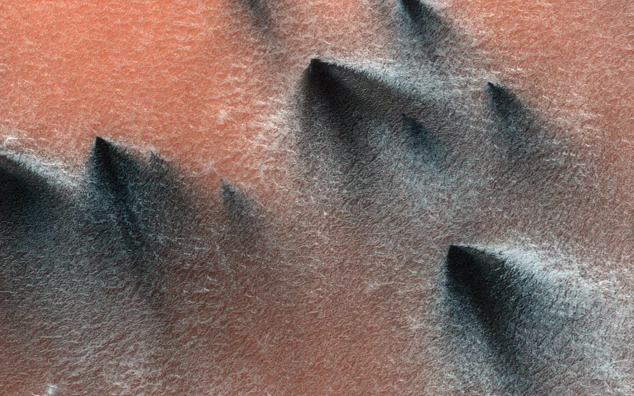 These Bizarre Features on Mars are Caused by Carbon Dioxide Geysers