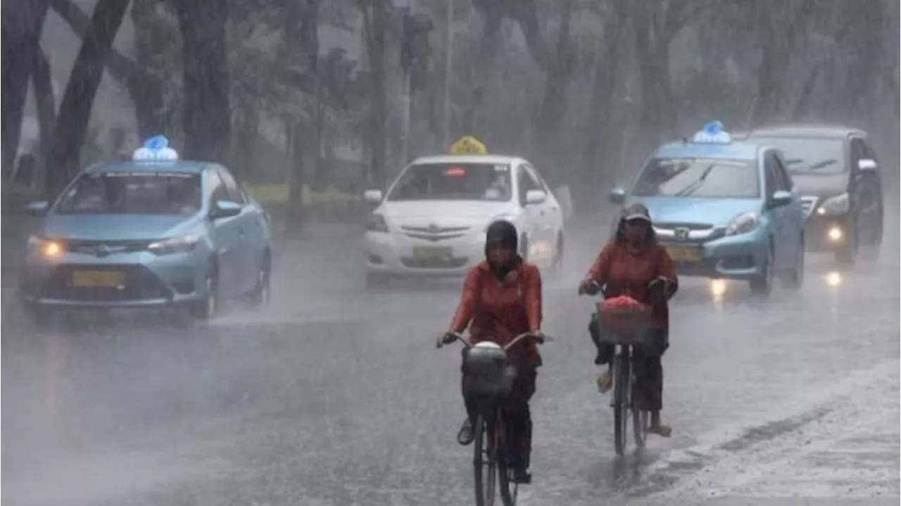 Tips Menyimpan Barang Berharga Agar Aman dari Banjir Saat Musim Hujan