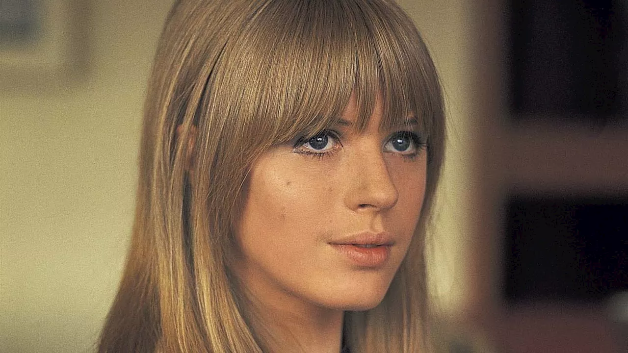 È morta Marianne Faithfull, l'icona che ha saputo rialzarsi dopo ogni caduta