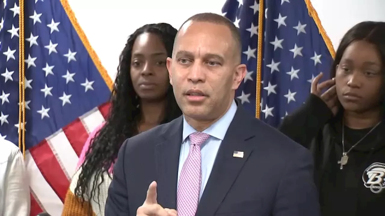 Jeffries Criticizes Federal Funding Freeze, Vows to Fight Republican 'Agenda'