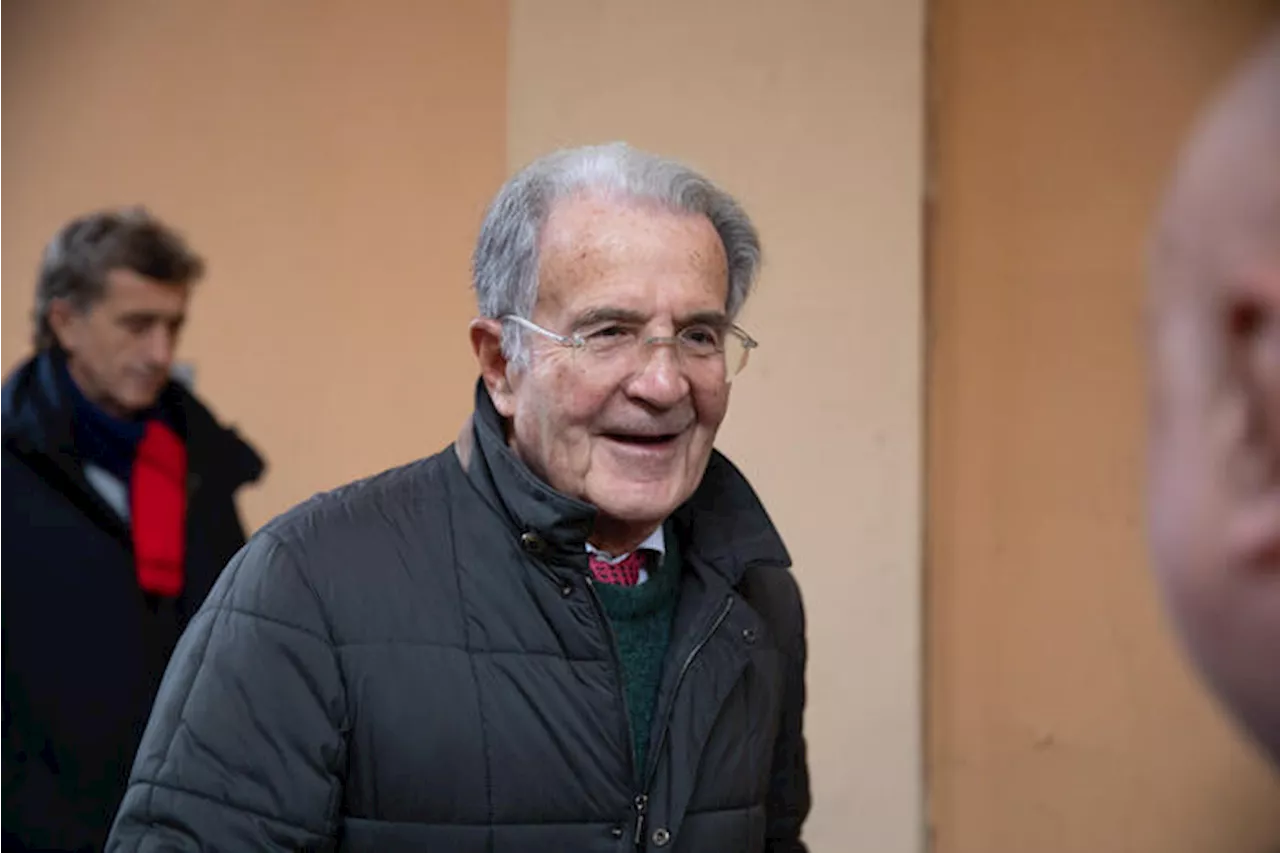 Prodi: 'I Cpt si potevano fare in Calabria'. Ira del centrodestra