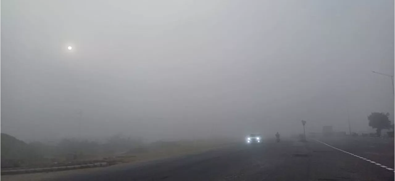 Delhi Weather Update : आज छा सकता है घना कोहरा, सुबह-शाम बढ़ेगी ठिठुरन... रहेंगे बादल