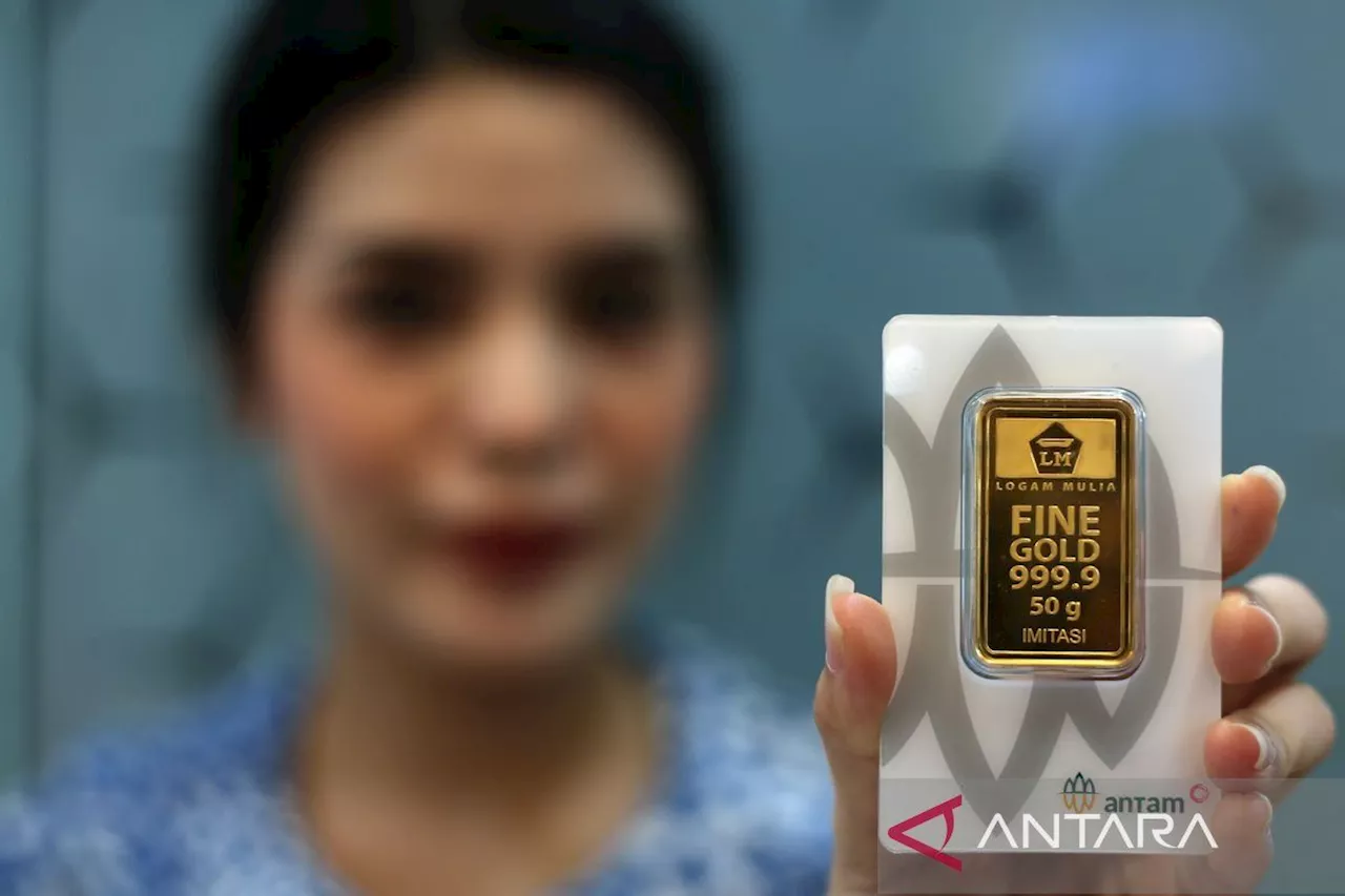 Harga Emas Antam Naik Rp14.000 per Gram