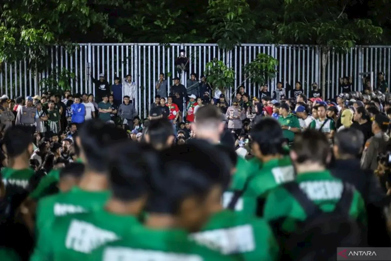 Munster Minta Maaf, Bonek dan Bonita Desak Persebaya Raih Gelar Juara