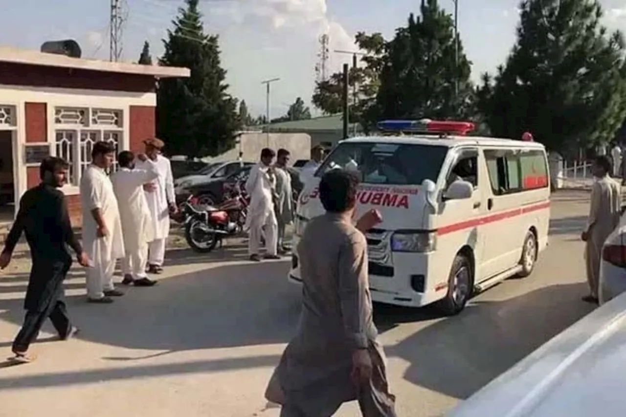 ہندوستان میں DC اور AC پر حملہ