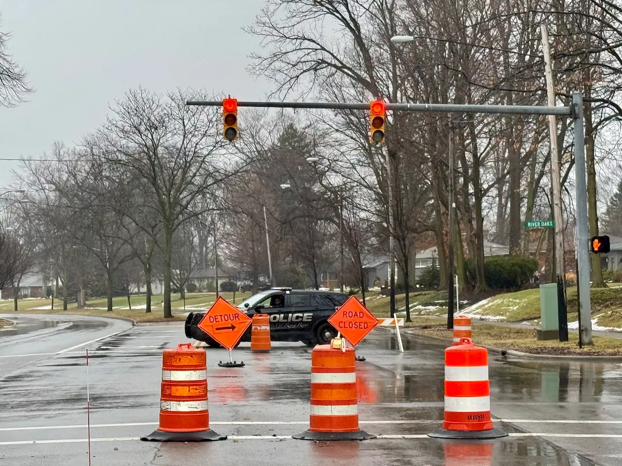 Hilliard Blvd Closed in Both Directions Due to Water Main Break