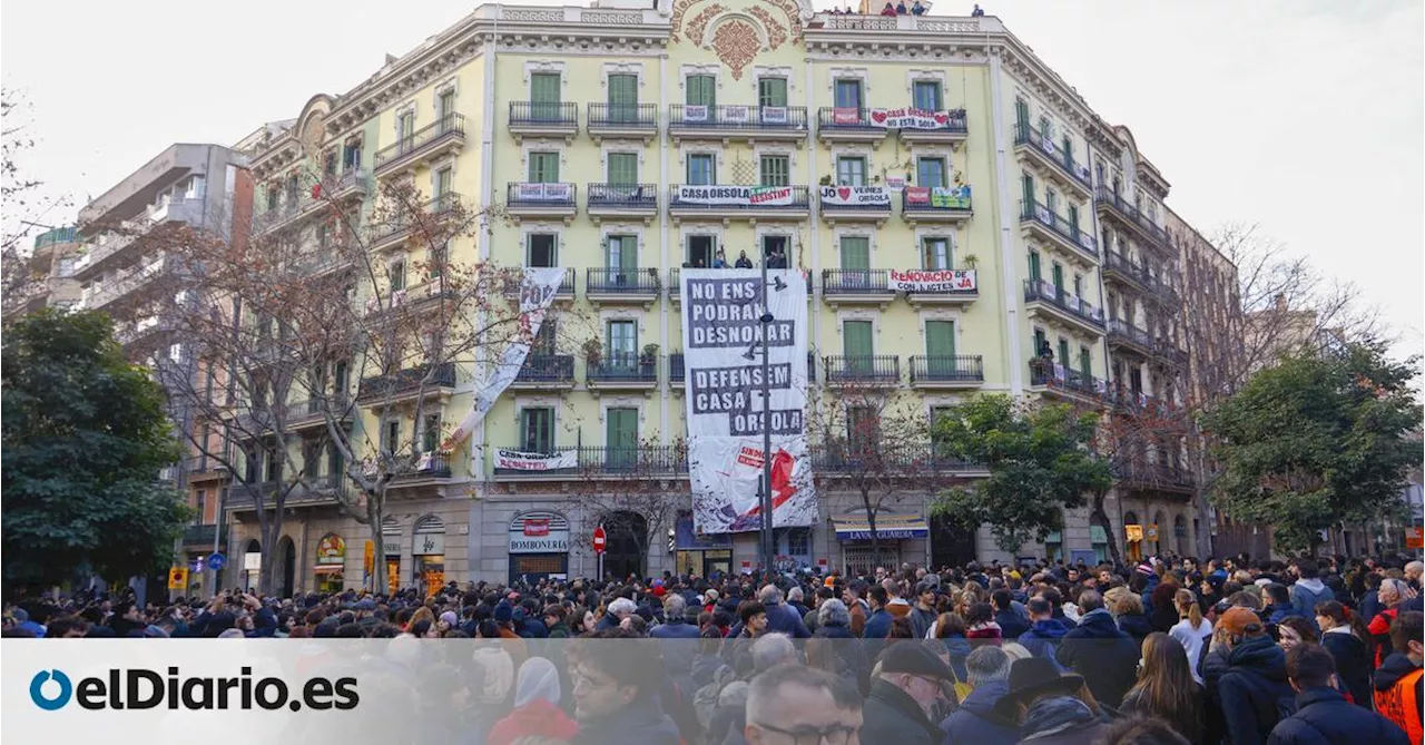 Los manifestantes logran paralizar el desahucio de Josep en la Casa Orsola de Barcelona