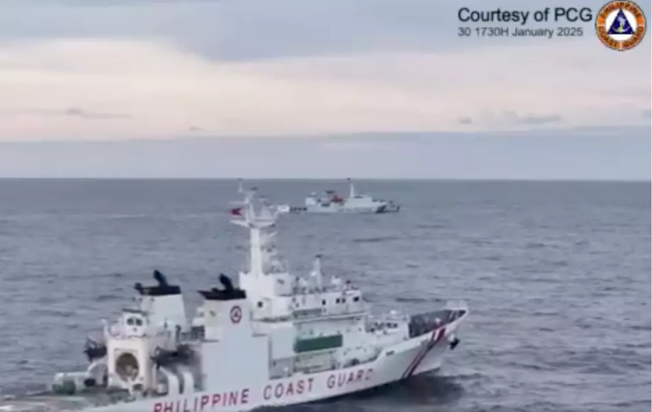 Philippine Coast Guard Pushes Chinese Vessel Away from Zambales Coast