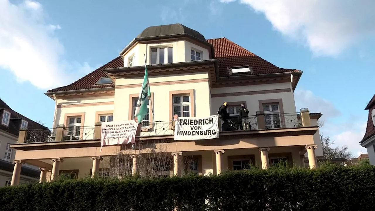 Demonstranten stürmen CDU-Geschäftsstelle in Hannover