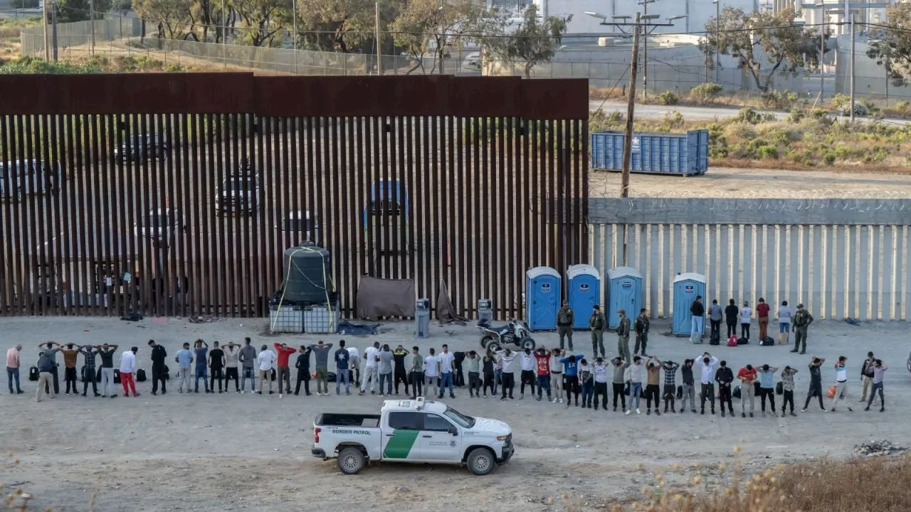 Trump retoma la reconstrucción del muro fronterizo en Tijuana