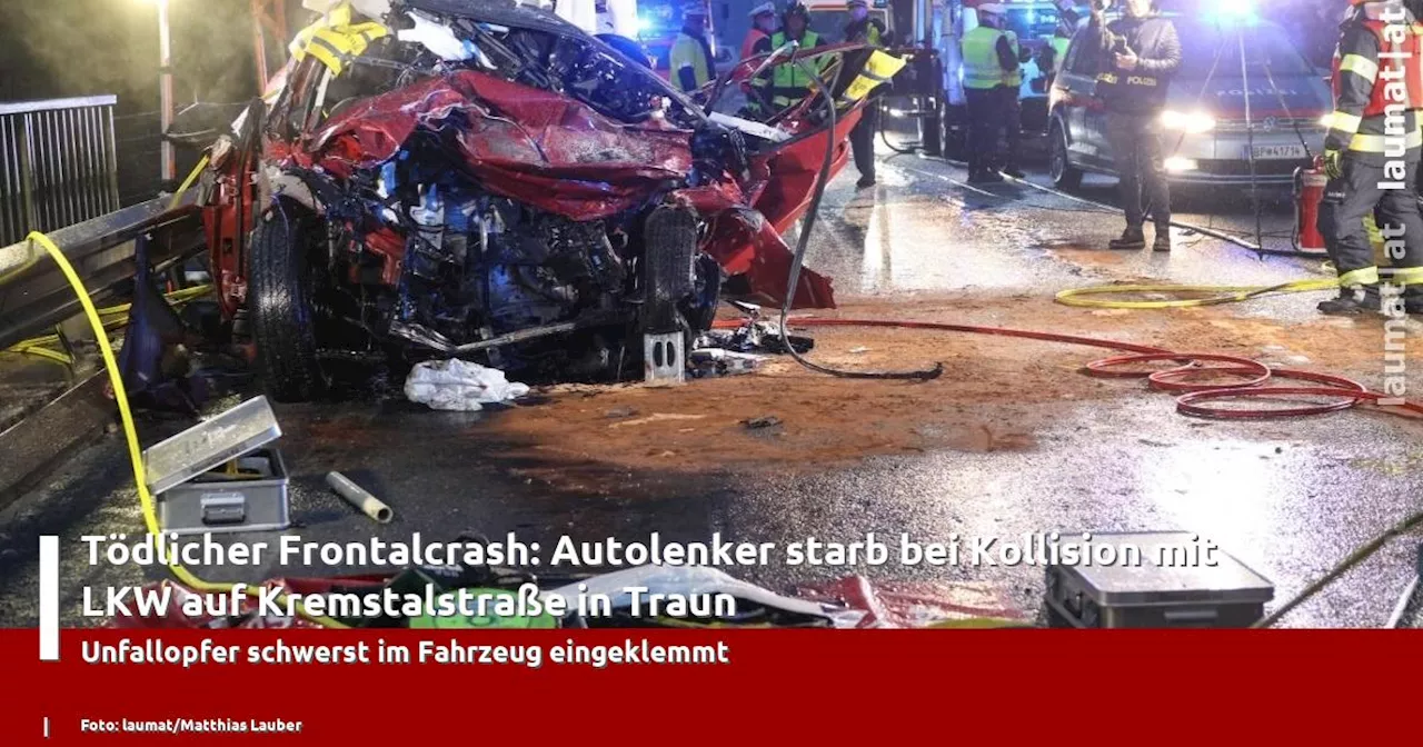 T�dlicher Frontalcrash: Autolenker starb bei Kollision mit LKW auf Kremstalstra�e in Traun