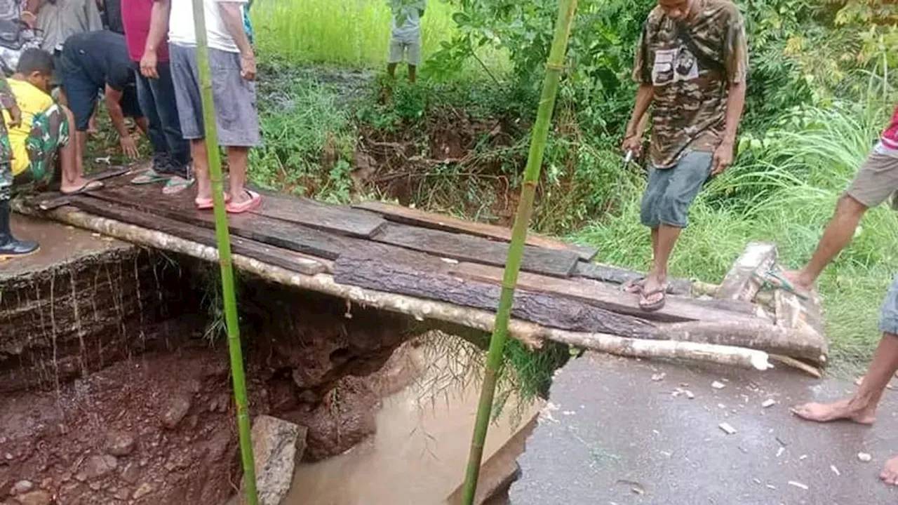 Banjir Bandang di Kupang dan Putus Jembatan di Flores Timur Ganggu Aktivitas Warga