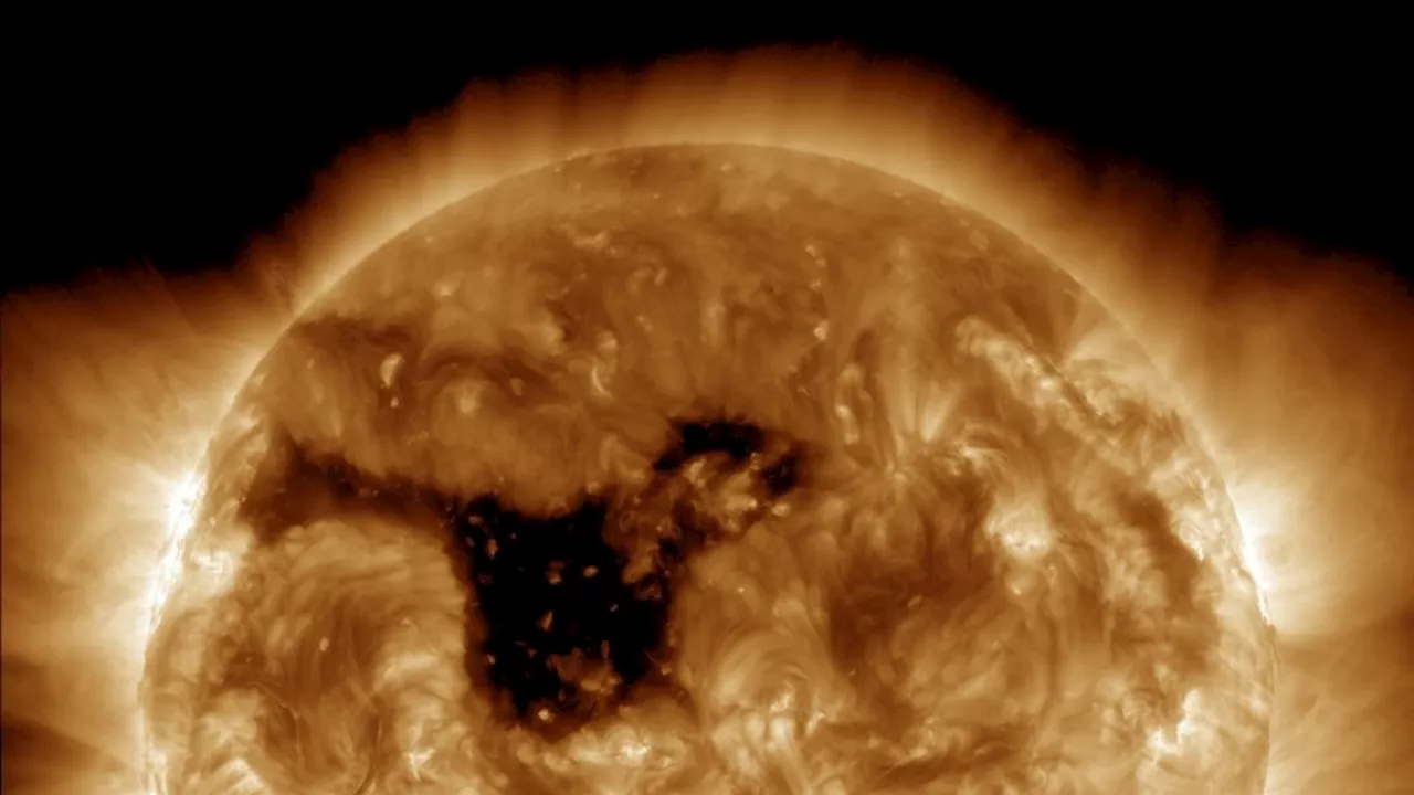 Sun's Coronal Hole Could Spark Minor Geomagnetic Storm and Auroras