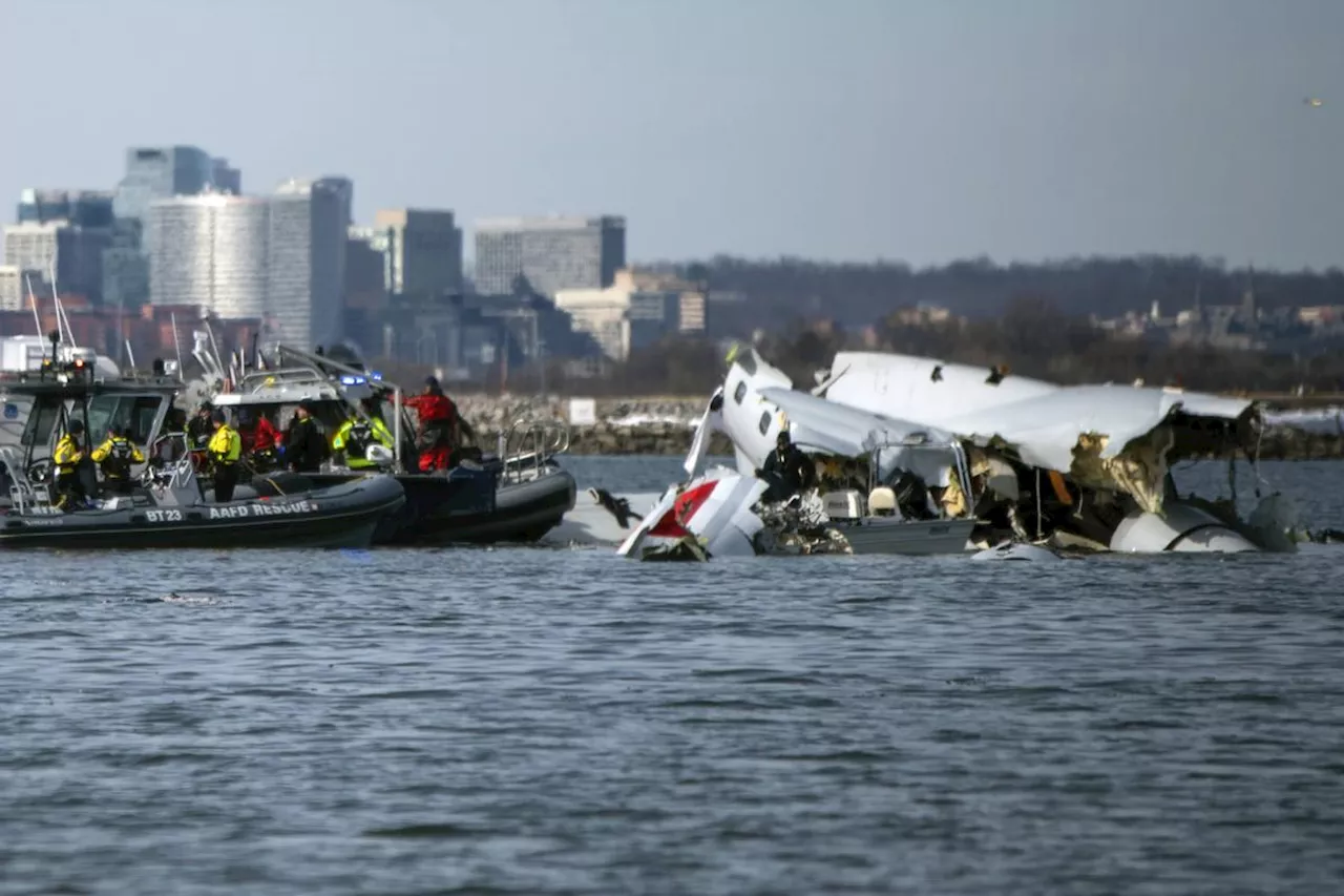 Deux Boîtes Noires Récupérées Après l'Écrasement d'Un Avion à Washington