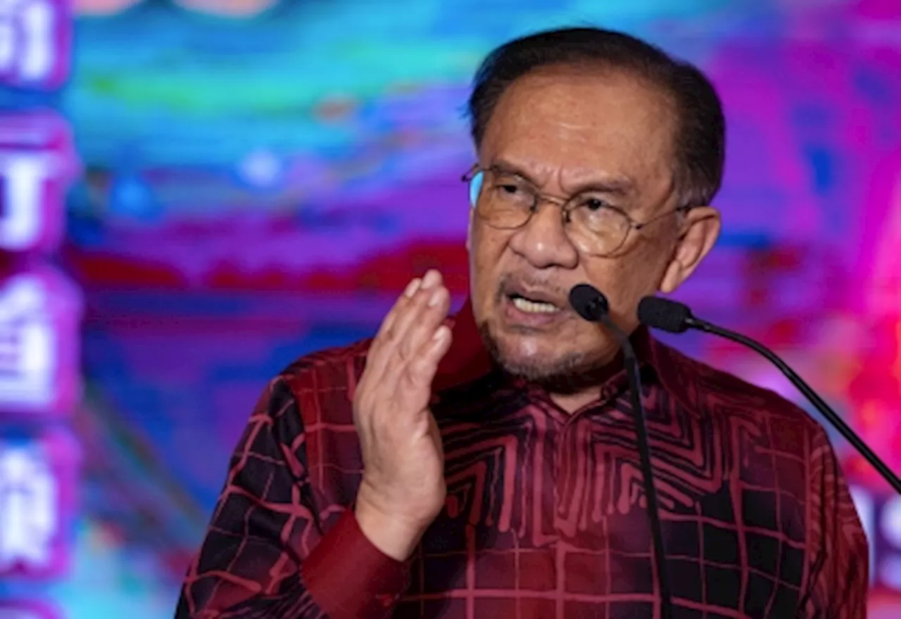 Anwar Ibrahim Urges Unity and Economic Focus Amidst Distractions