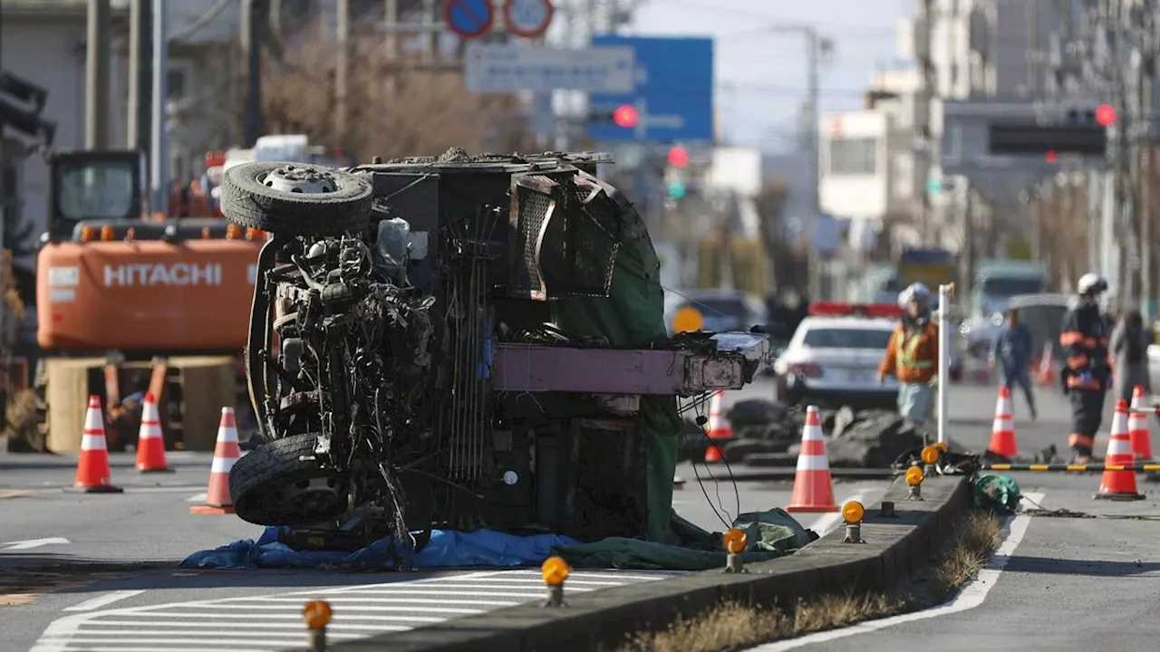 Salvataggio a rischio: il camionista intrappolato in una voragine a nord di Tokyo