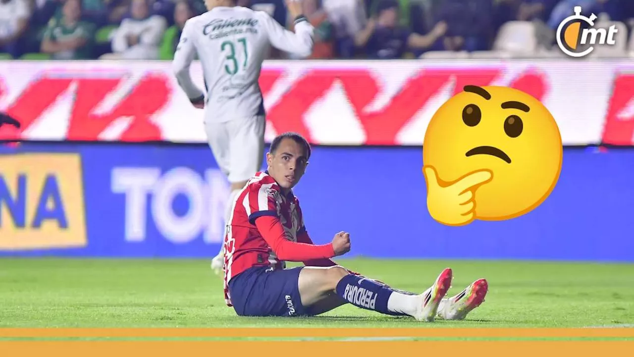 Polémicas decisiones arbitrales marcan el encuentro entre León y Chivas