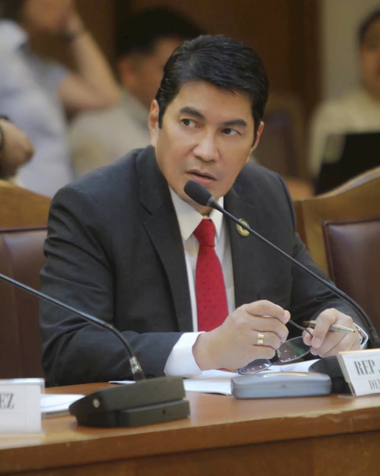 Erwin Tulfo thanks CHR for backing paternal support bill