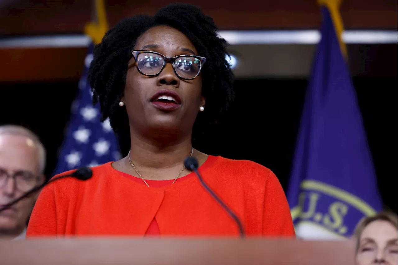 Rep. Lauren Underwood Leads Fight for Maternal Health, Proving Bipartisan Progress Possible