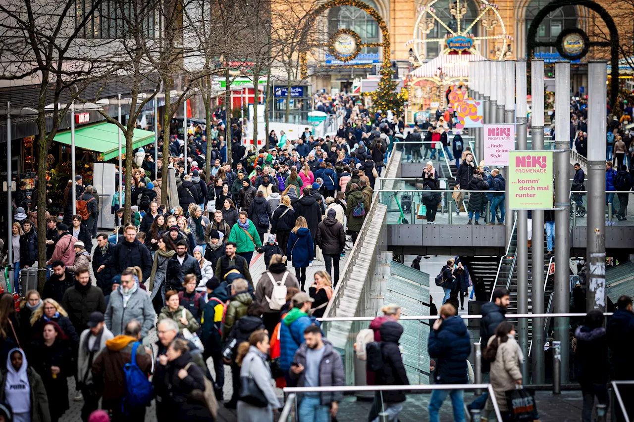 Weihnachtsgeschäft in Deutschland: Besser als erwartet, aber Sorgen bleiben