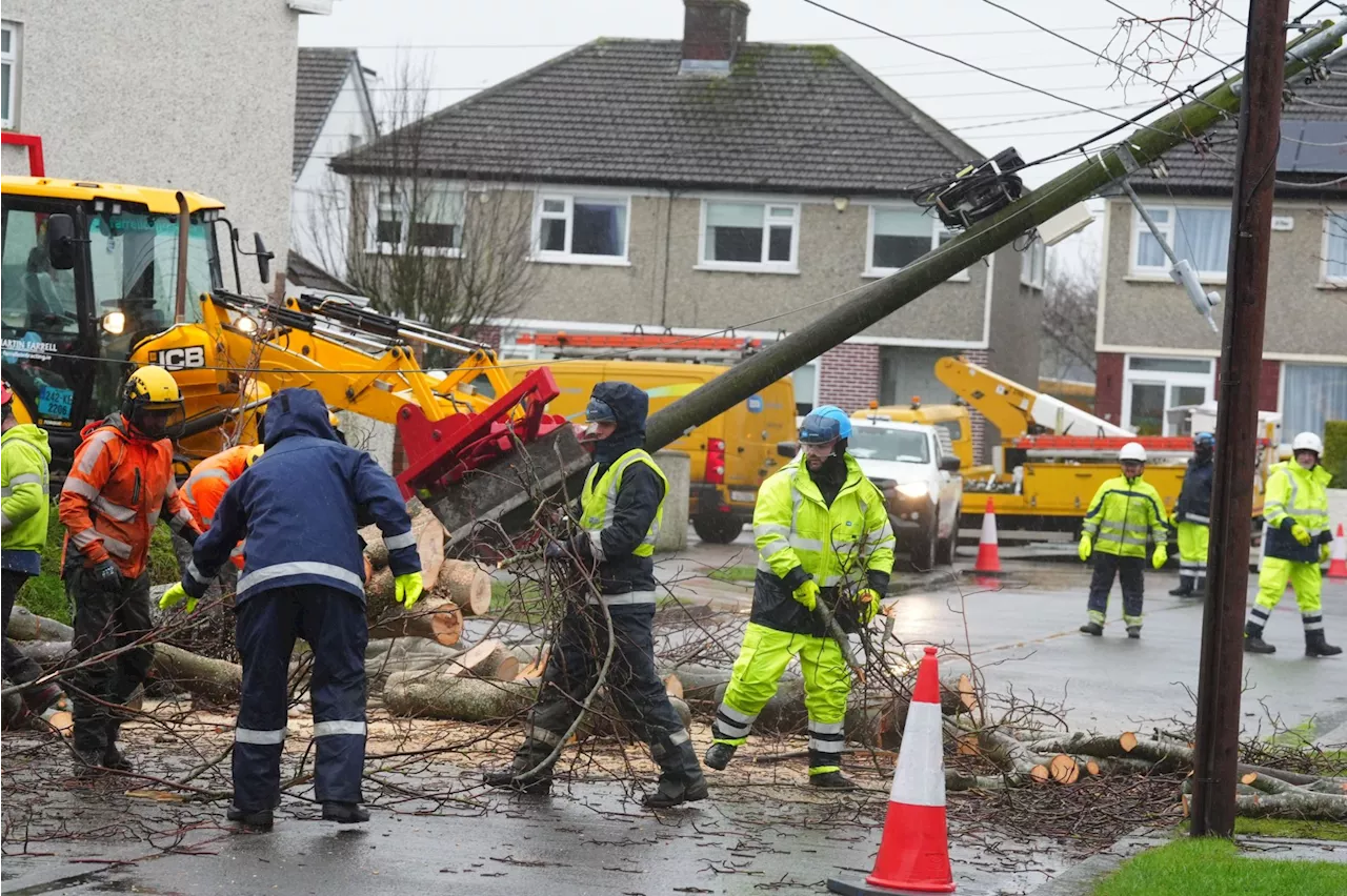 Storm Éowyn Leaves Thousands in Ireland Without Power