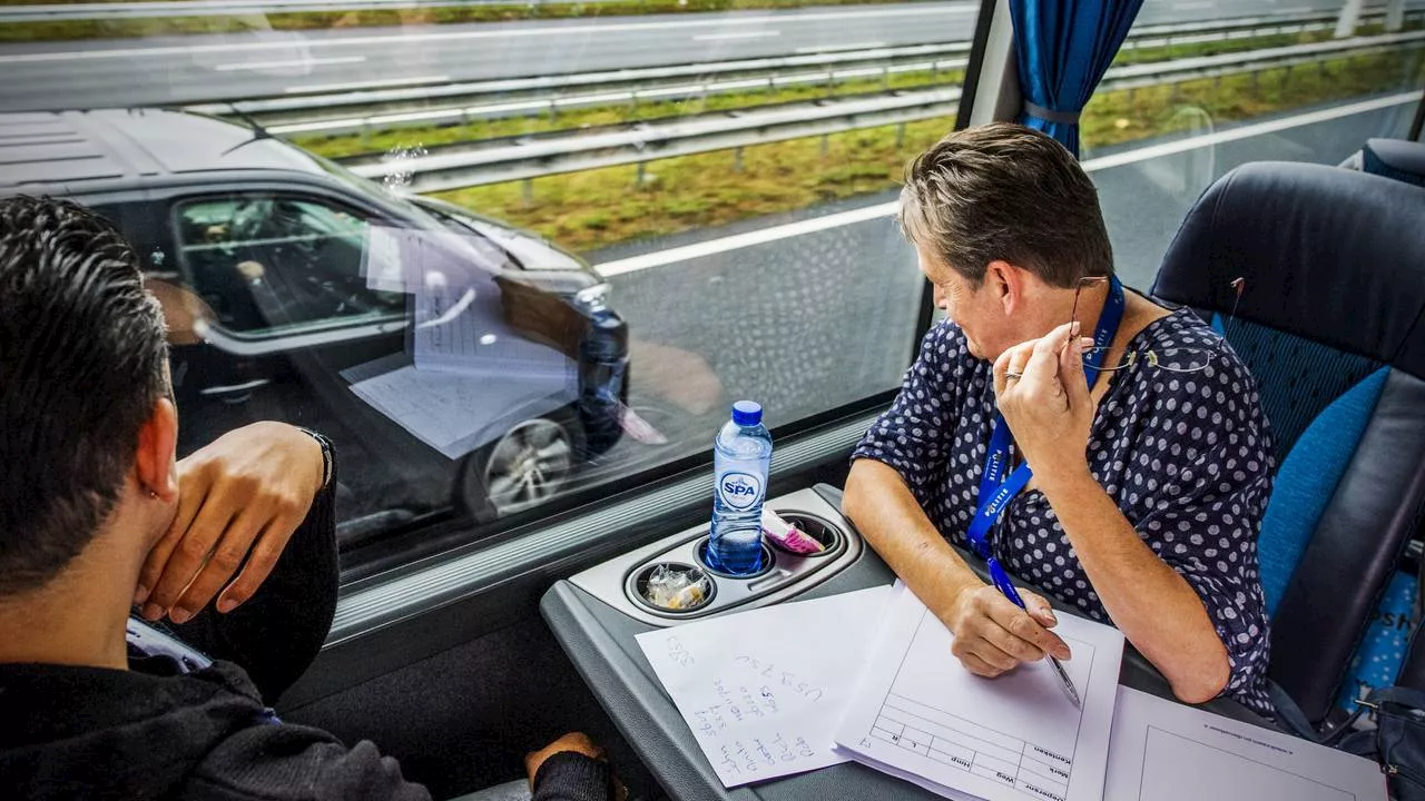 Appende bestuurders massaal op bon geslingerd vanuit bus