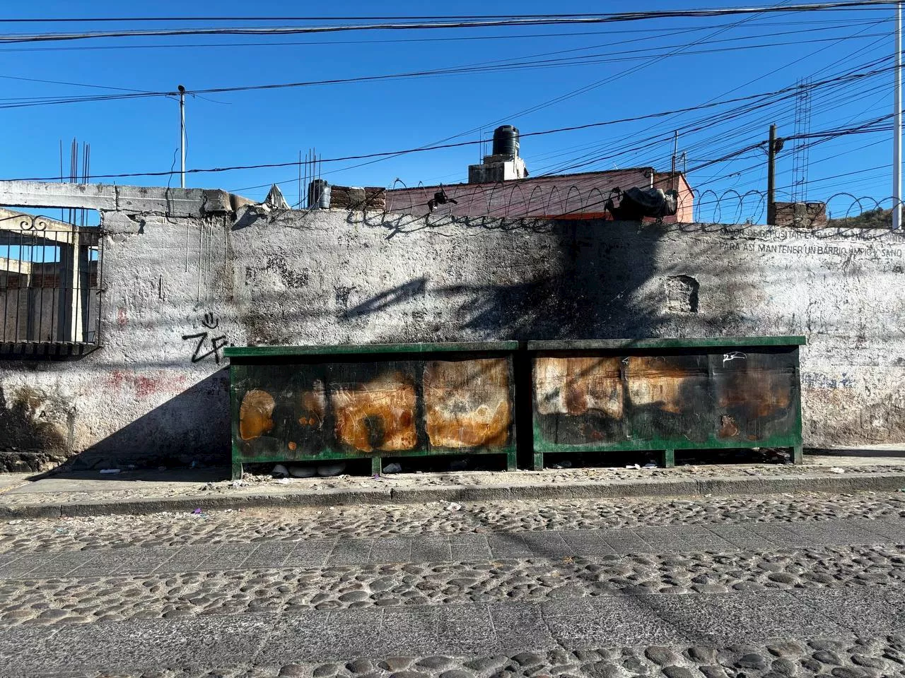 Incendios en contenedores de basura alarman a vecinos de Cerro del Cuarto