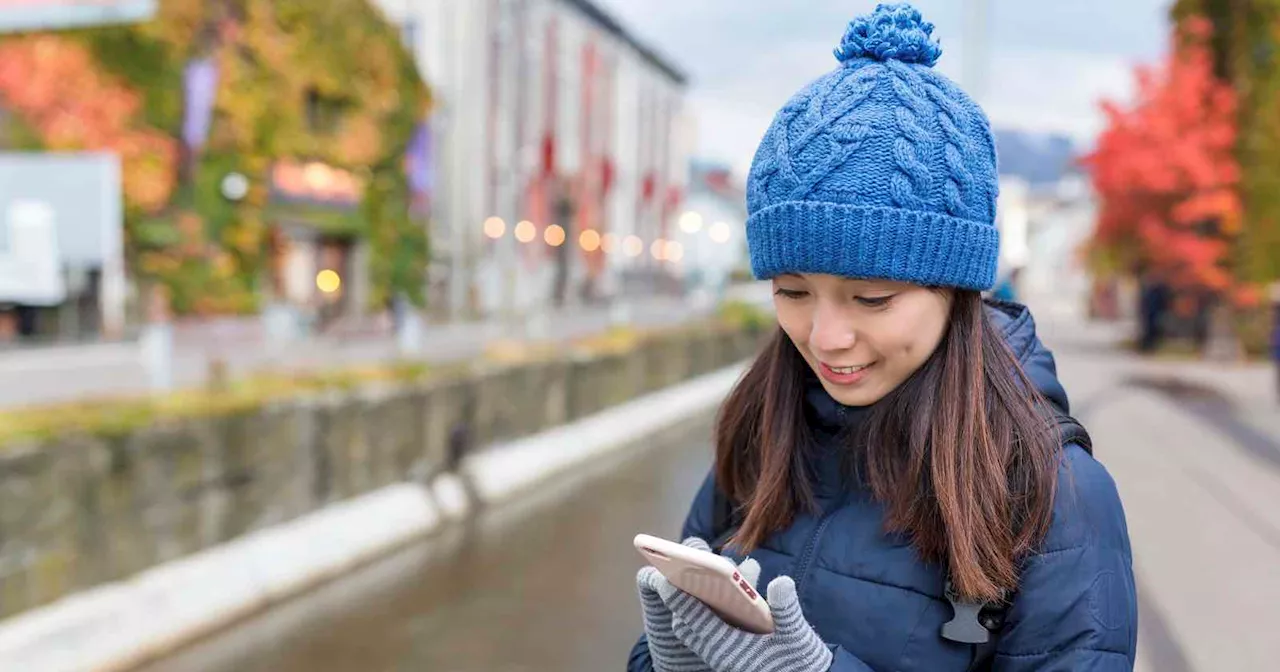 Japan's Otaru City Hires Security Guards to Manage Selfie-Obsessed Tourists