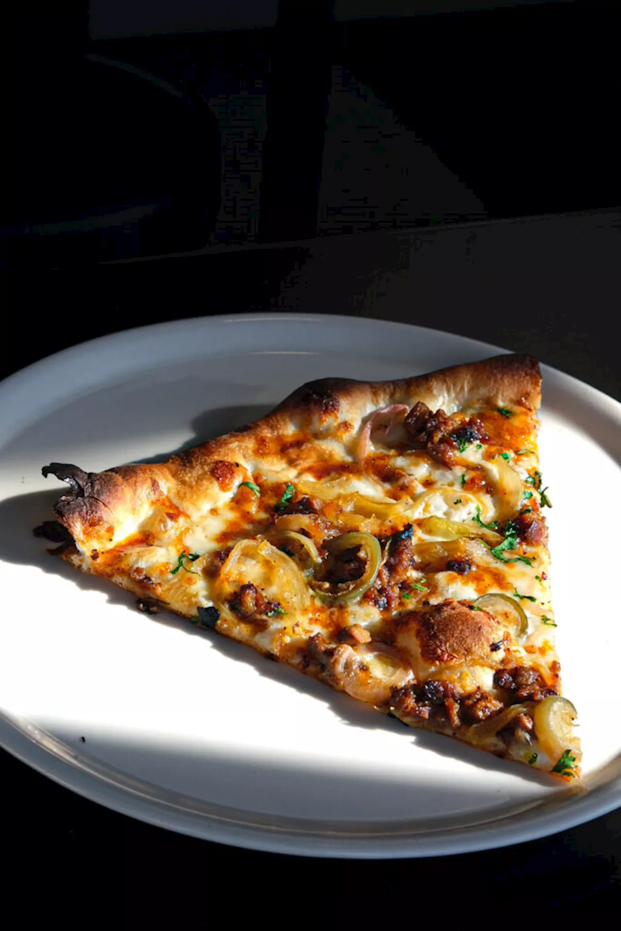 Another Pizza PSA: “Slice & Pie x Federalist Pig BBQ Pizza”