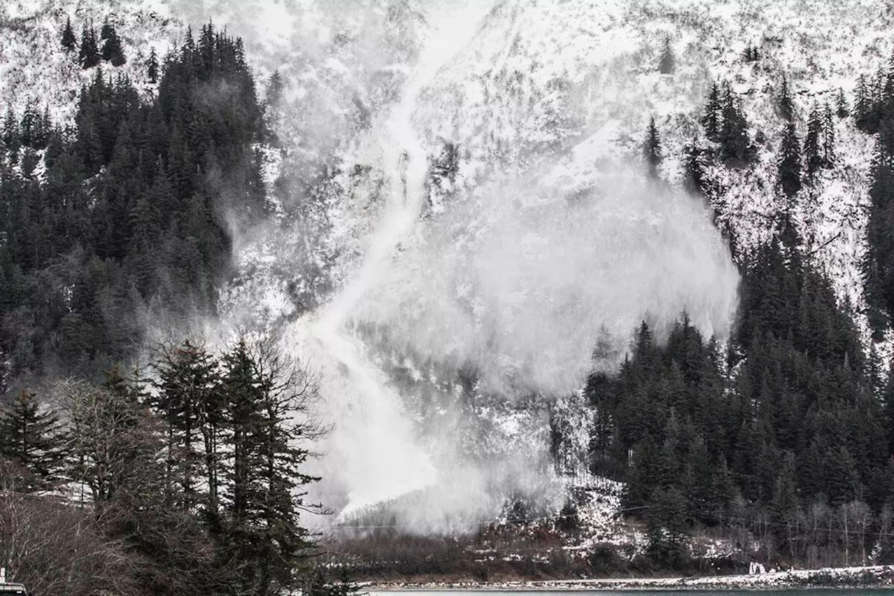 Avalanche warning issued for B.C. as forecast calls for snowy weather