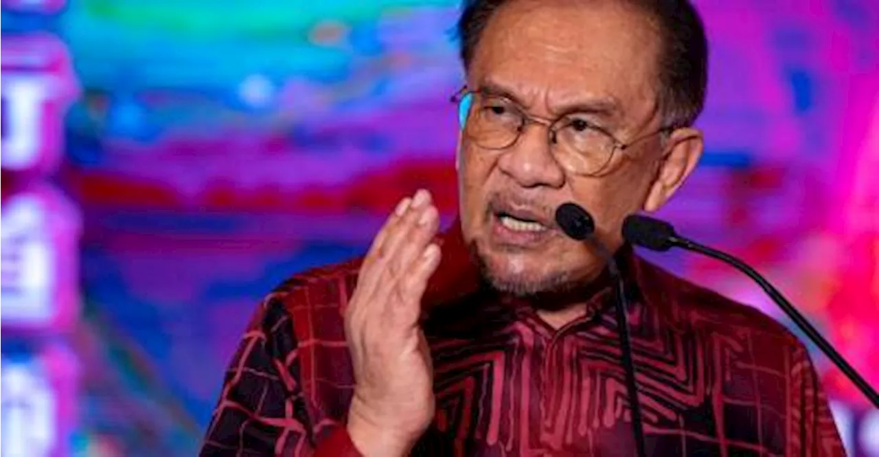 Anwar Ibrahim Calls for Unity and Focus on National Progress