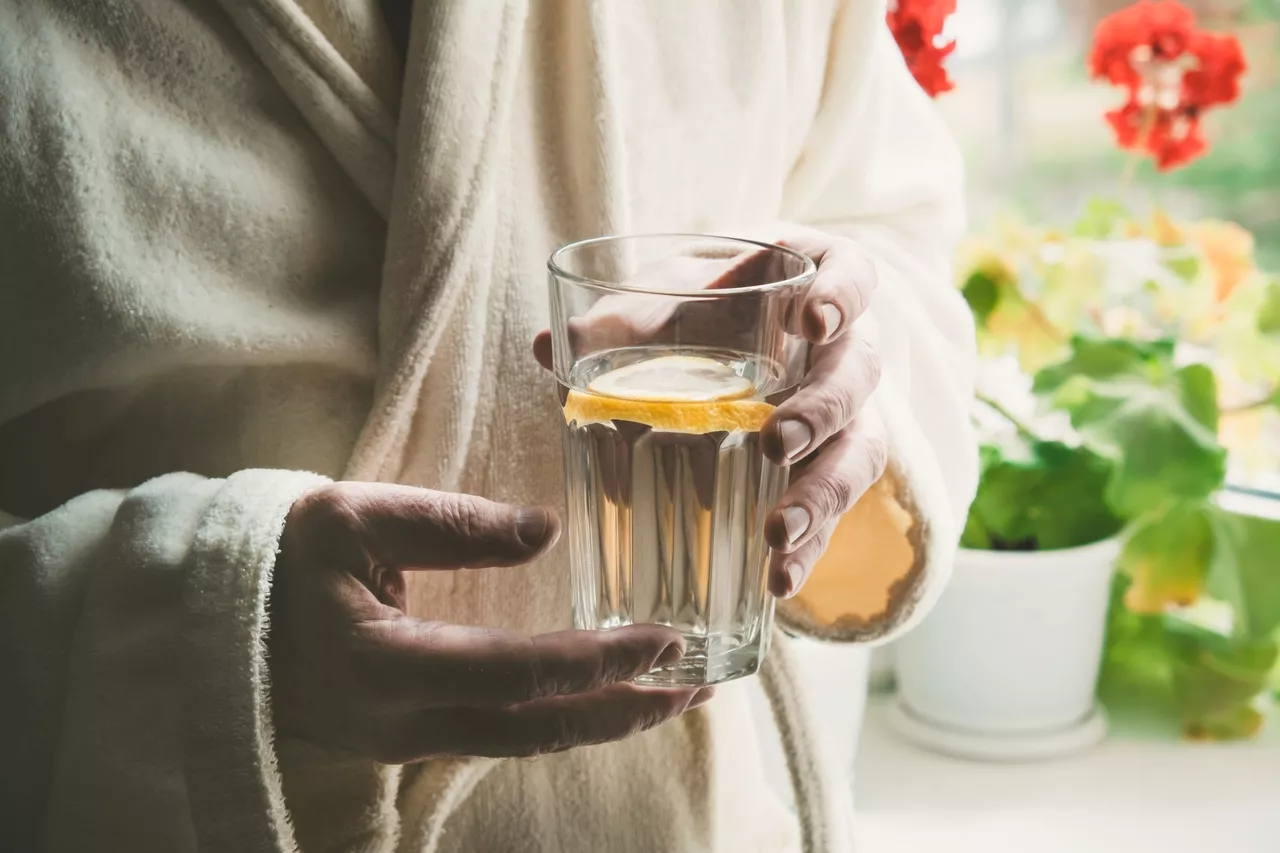 Les bienfaits de l'eau citronnée le matin