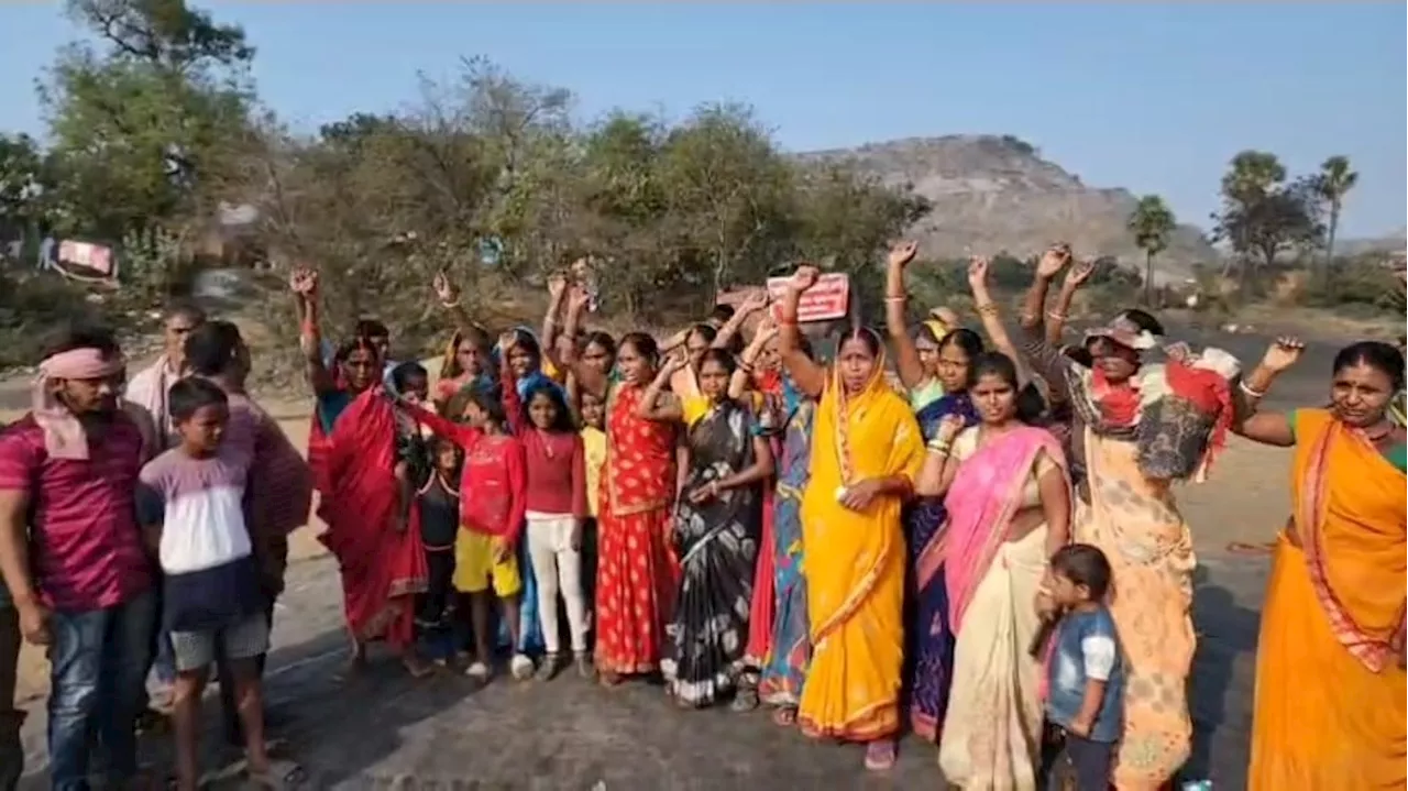 कोयला तस्करों का आतंक, ग्रामीणों पर फायरिंग और पथराव