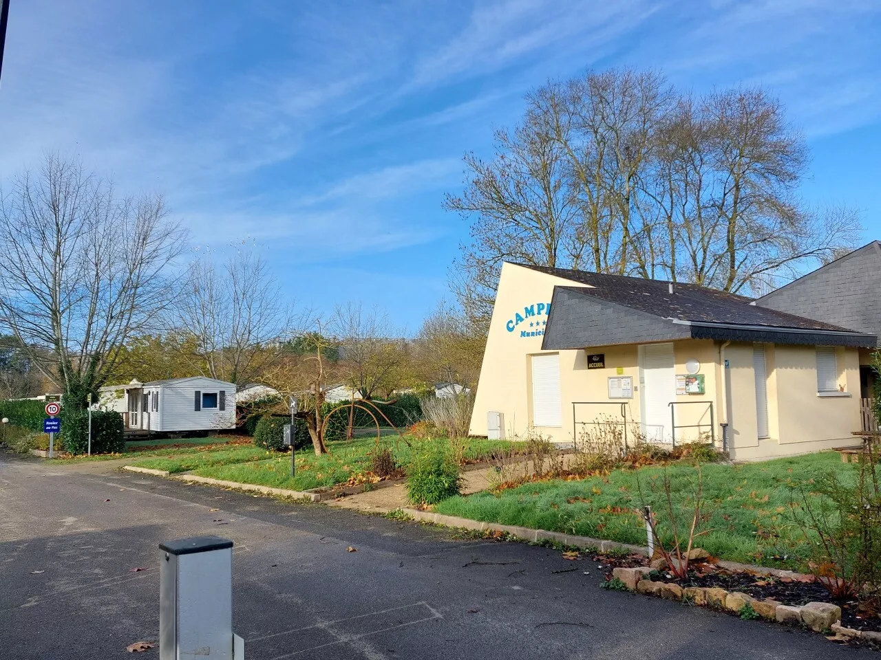 Camping Au Bord du Loir: Un bilan touristique encourageant malgré la baisse des recettes