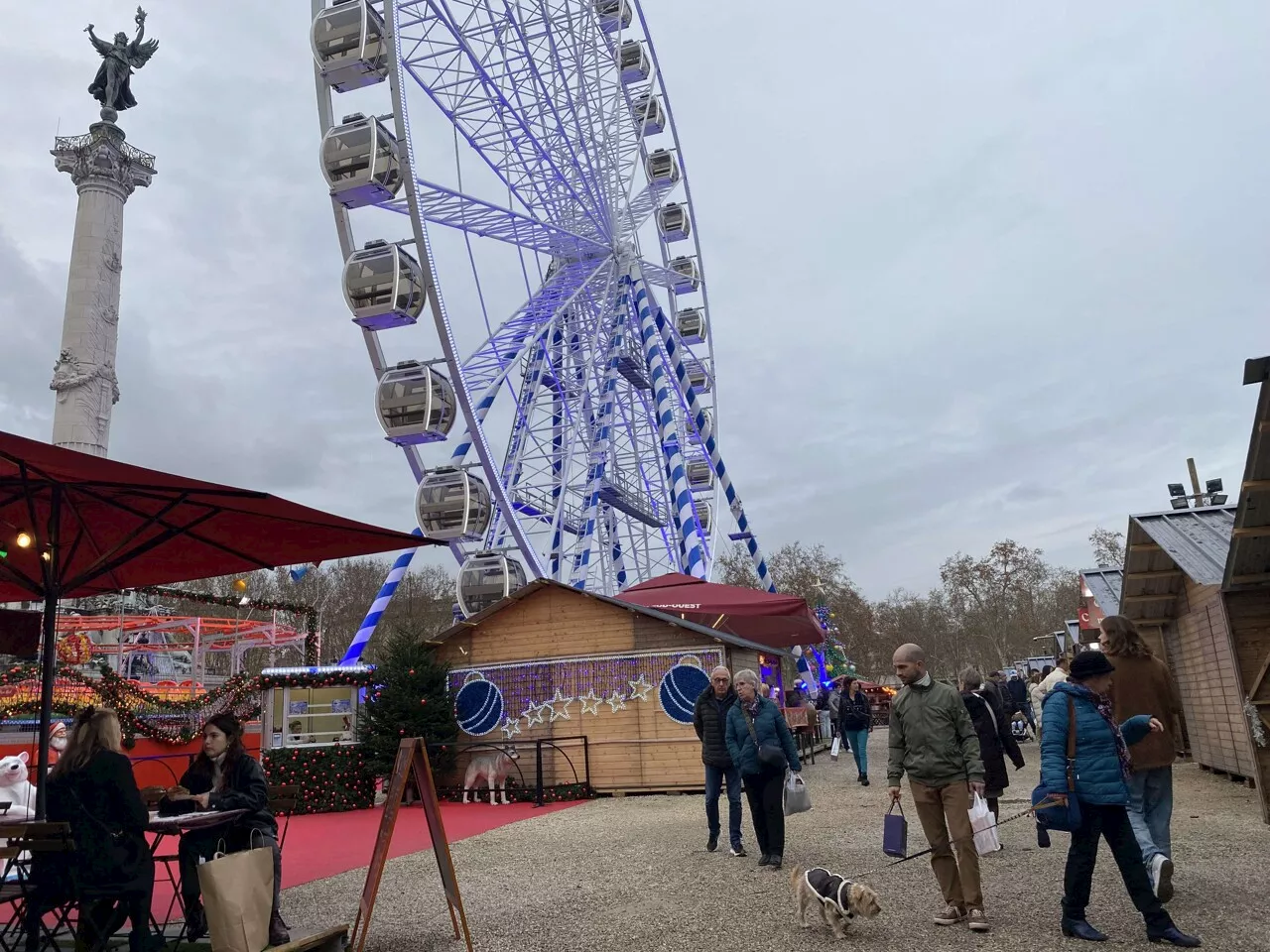 Marché de Noël de Bordeaux : Un Succès Inattendu aux Quinconces