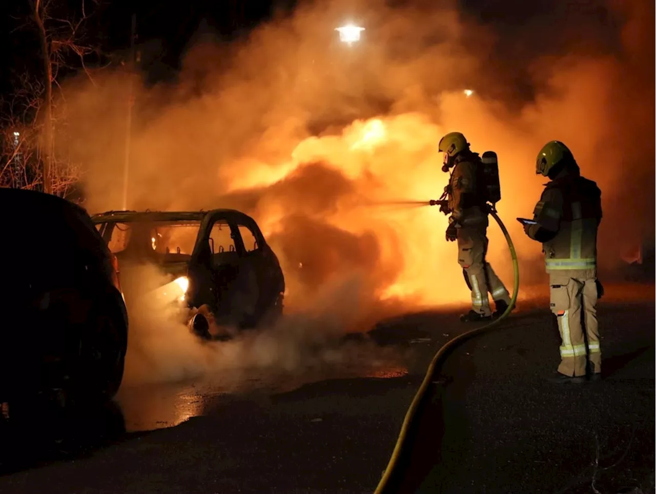 Gewalt in Berlin: Messerattacken, Schusswaffengebrauch und Brandstiftung überlagern Polenböller-Skandal