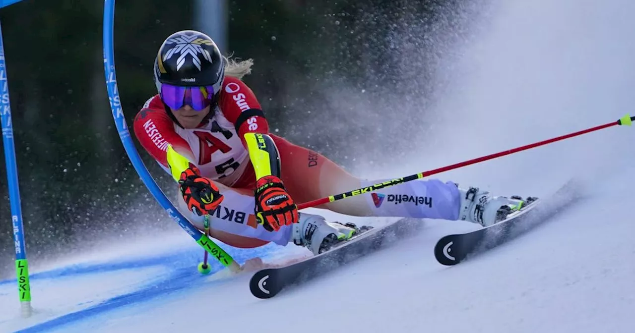 Neun Schweizerinnen beim Riesenslalom in Kranjska Gora