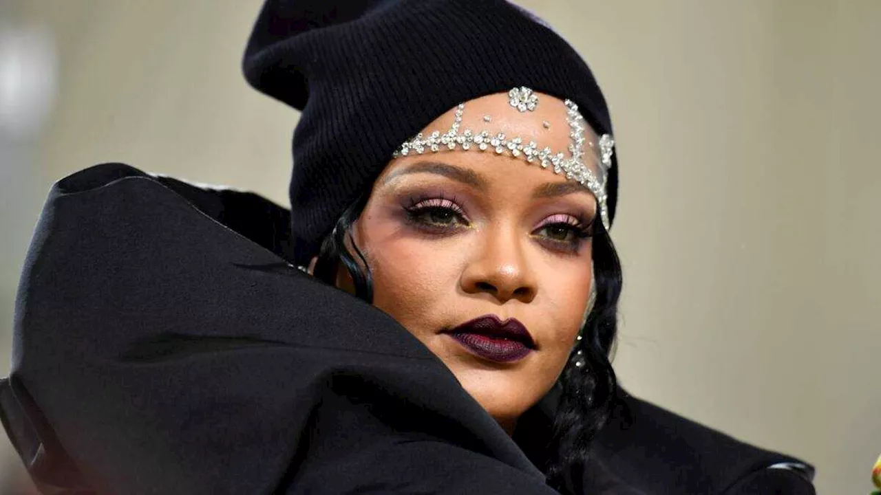 Rihanna Roasted Over Karaoke Performance: “The Voice Is Gone”