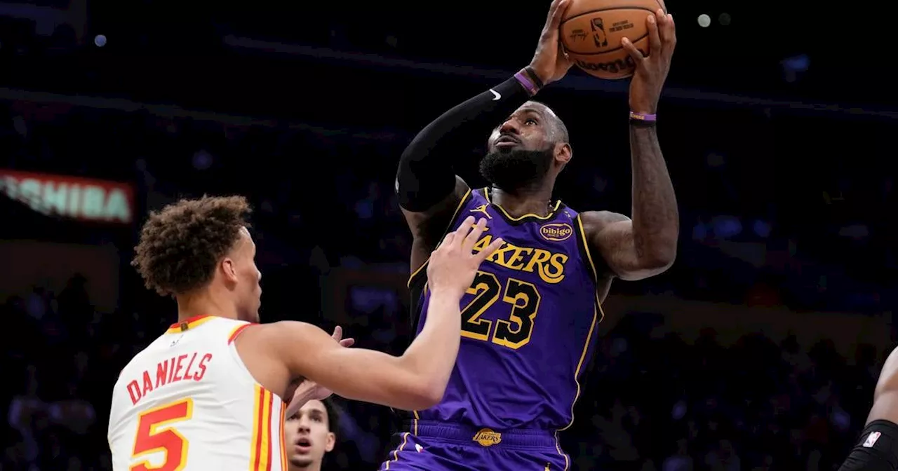 LeBron James scores 30 in Lakers' 119-102 win over Hawks