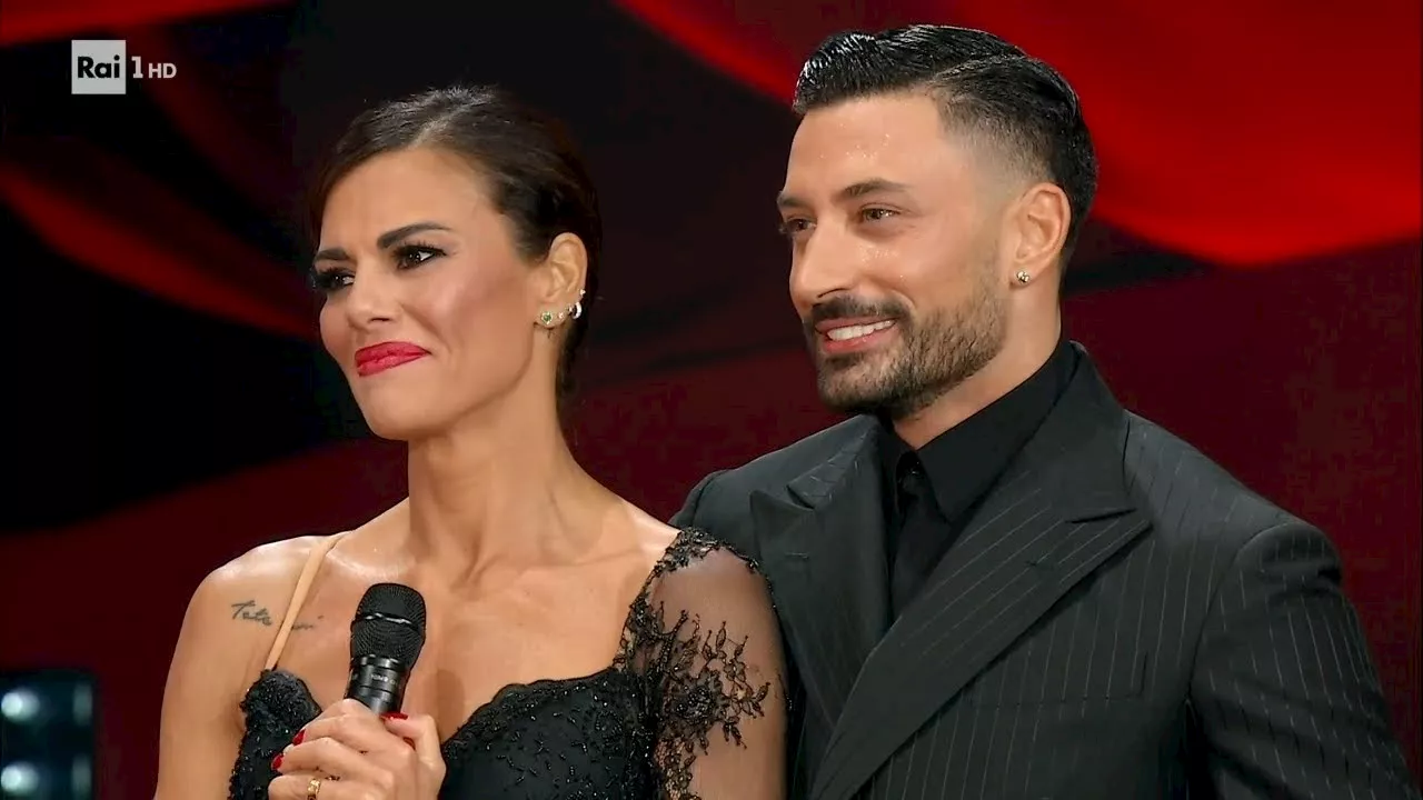 Bianca Guaccero e Giovanni Pernice: il primo bacio alle prove di Ballando