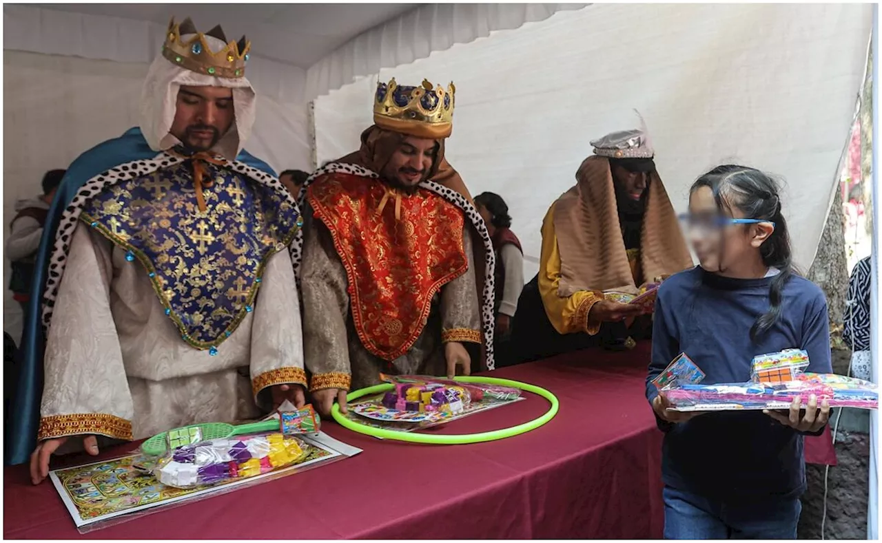 Día de Reyes: Decenas de niños y adultos parten la tradicional Rosca en PILARES El Parián; también recibieron juguetes