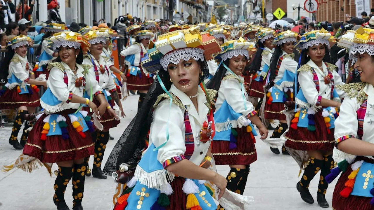 Desfile 'Canto a la Tierra' llena de color al Carnaval de Negros y Blancos de Pasto